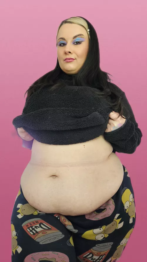 Love how much my belly is starting to hang