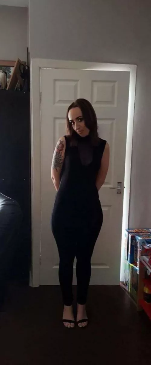 My black dress What would you like to do with me 😇