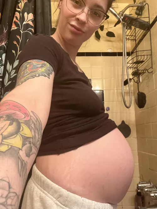 Pregnant mama here looking to sell some content