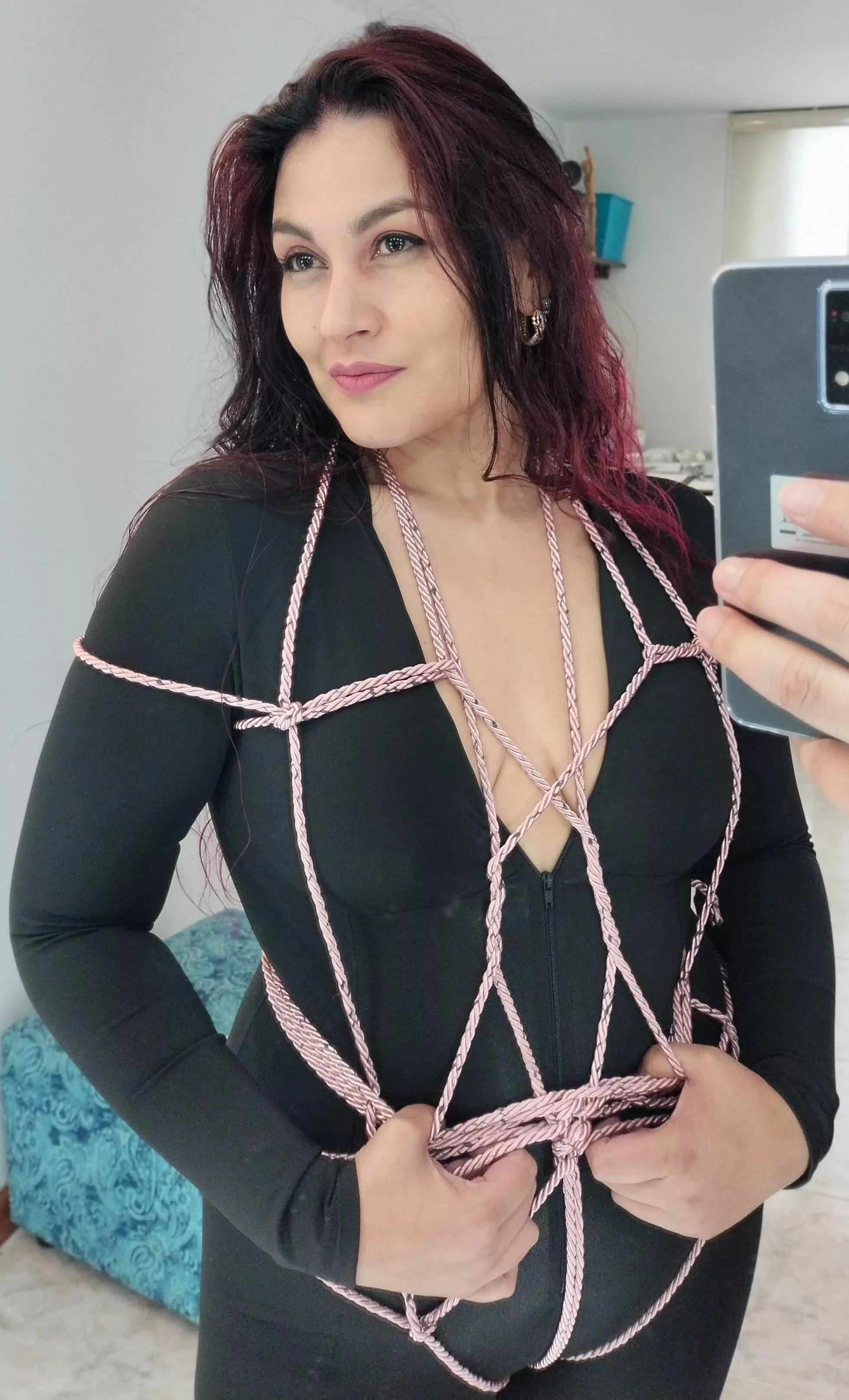 Someone loves my ropes. You too ?