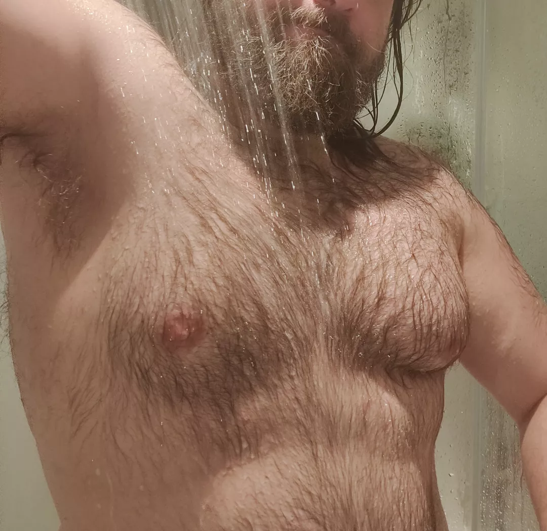 Taking warm showers is the best these days when it's a bit cold🐻