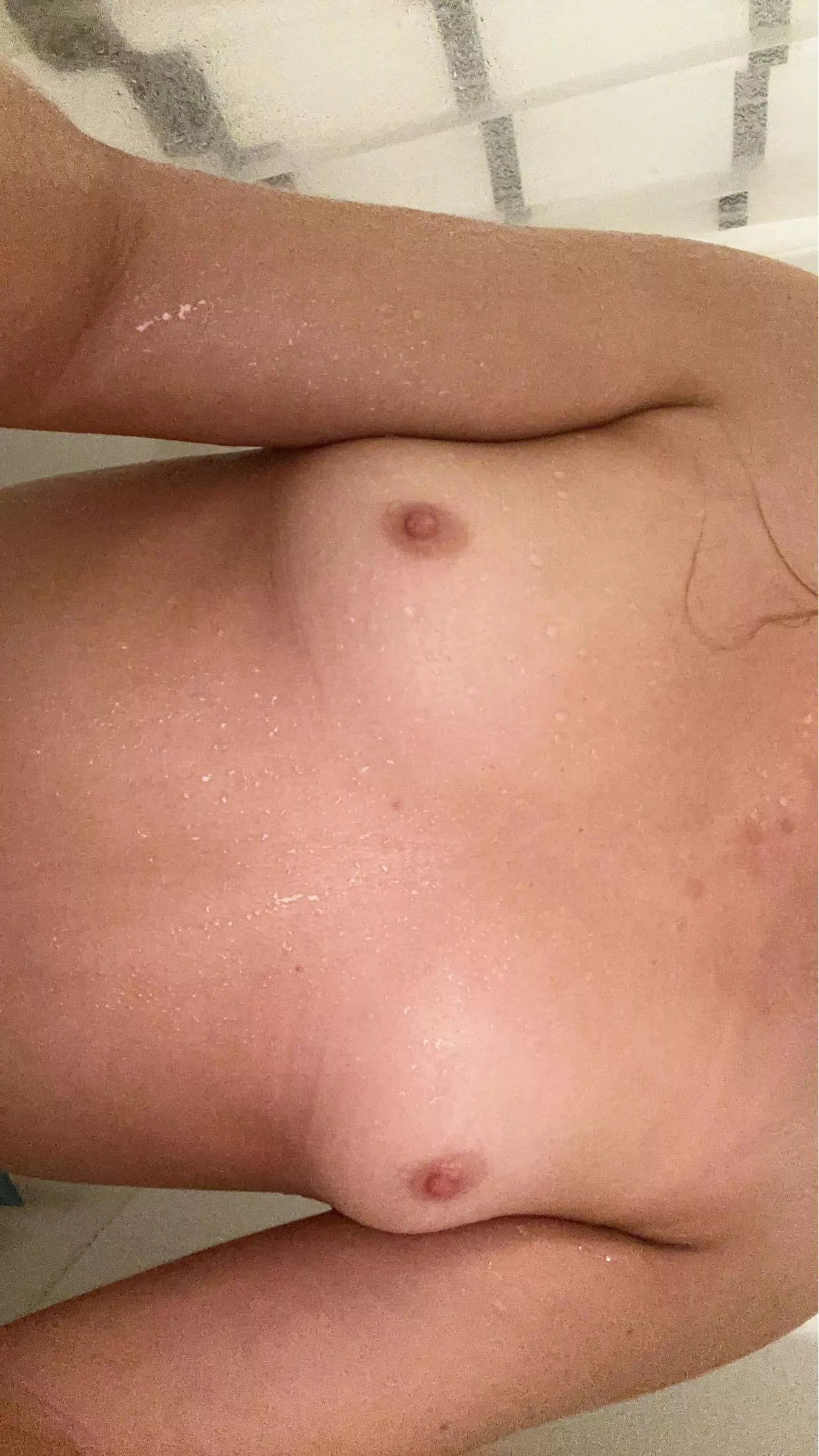 Wet flat boobs are so sexy