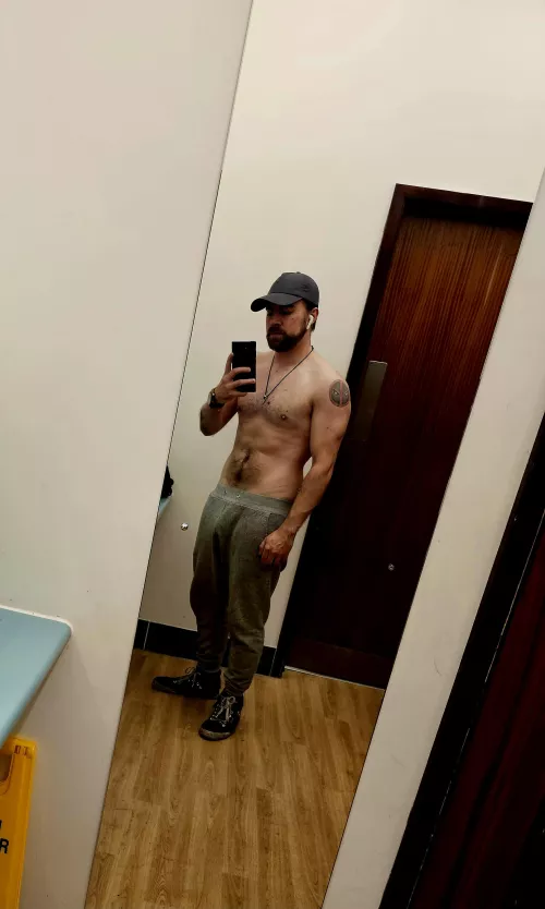 Who doesnt love grey jogger season 😉