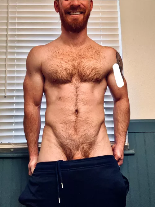 Who wants to be my gym buddy? 💪