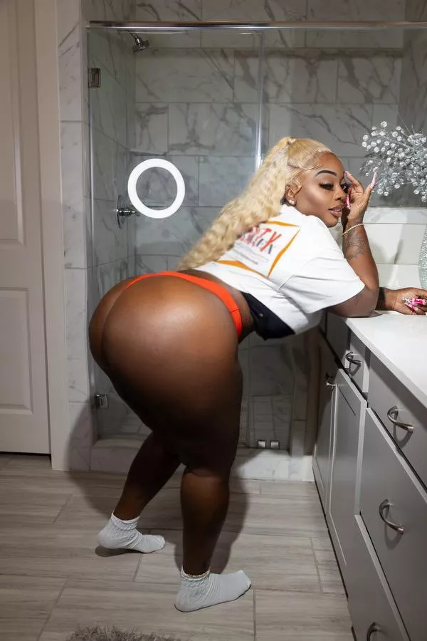 Would you like to hit some slaps?