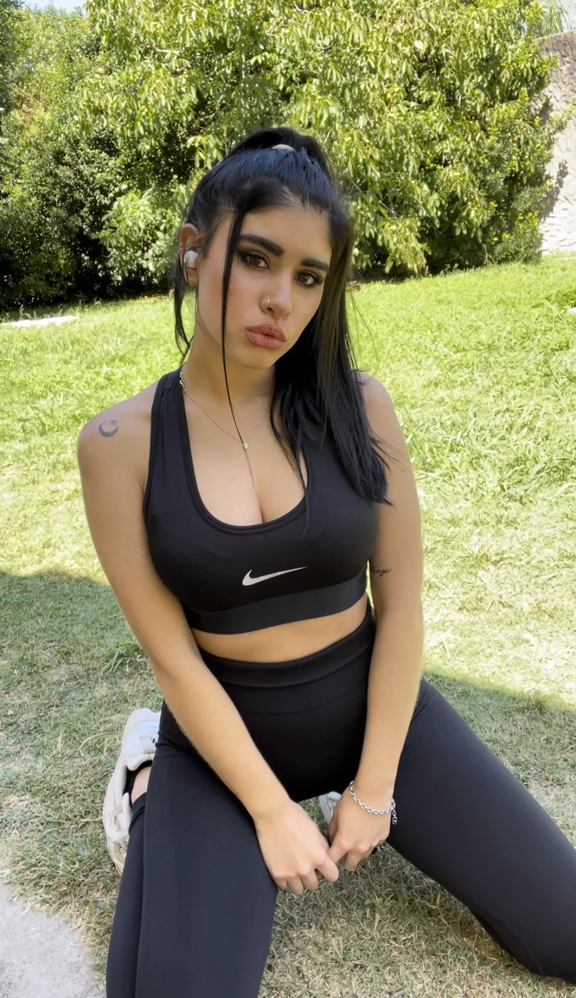 Your favorite brunette from today, believe me