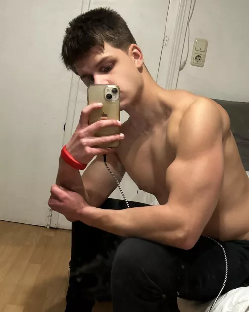 19M,do you like my forearm?