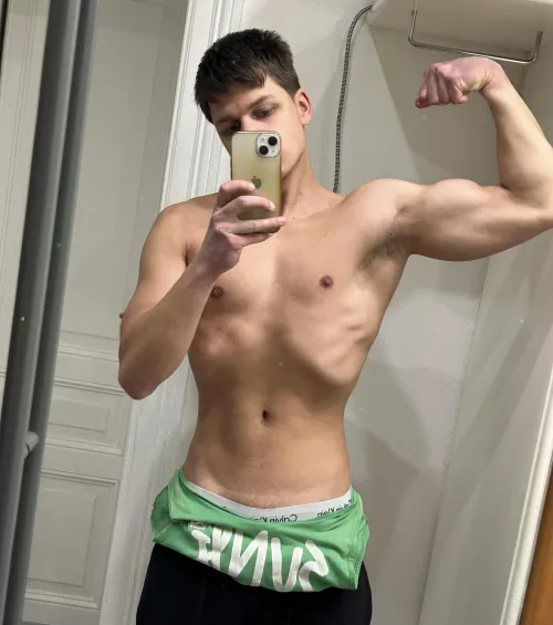 19m,sniff and lick it