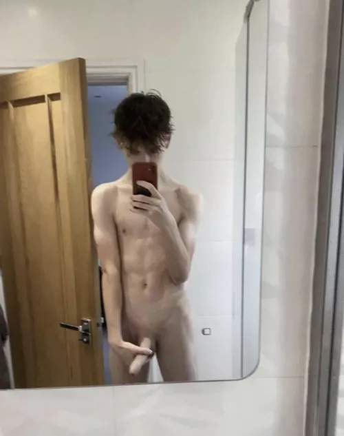 20 m Princes_j10174 who’s gonna help me cum 💦