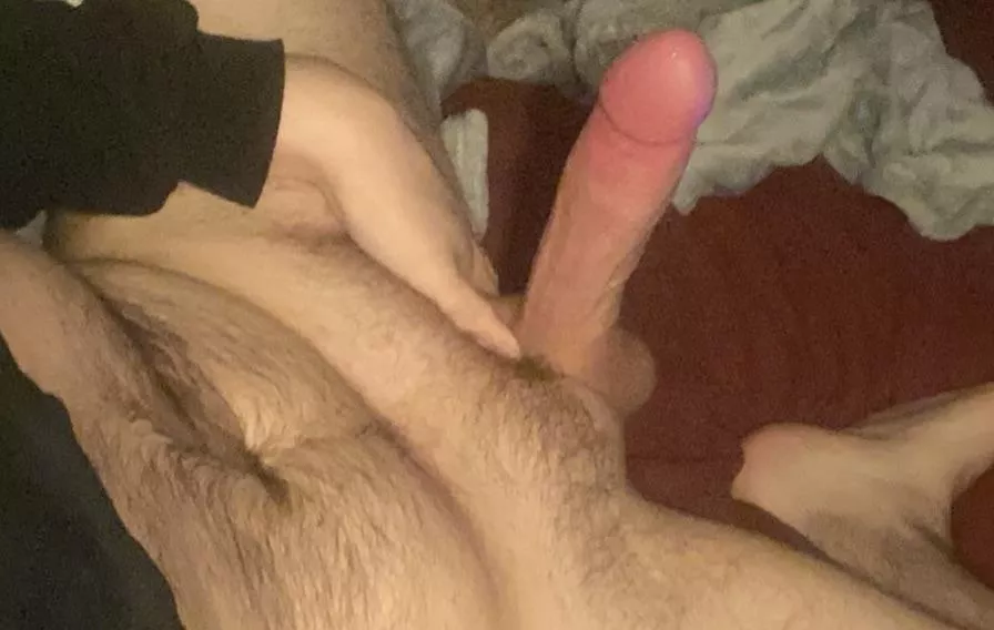 22 bwc hung looking to cum for some pretty feet hmu snap-footboyg