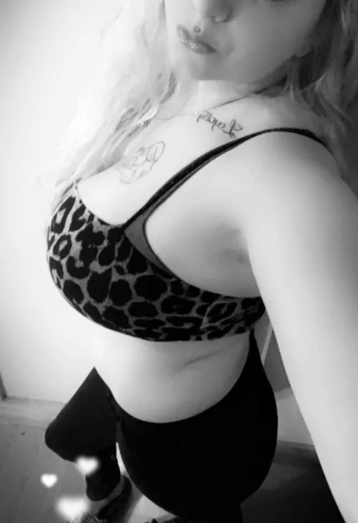 30 Year old Just came from a jog and got so many looks in my this looks from women too...