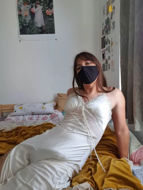 A big cock in a fancy dress, is there anything better? ;)