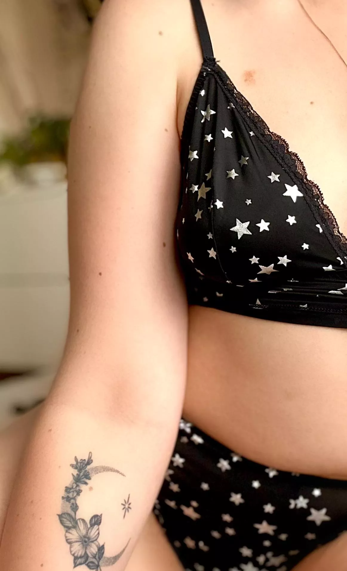 Another bed day for me.. Wanna keep me company? 😏