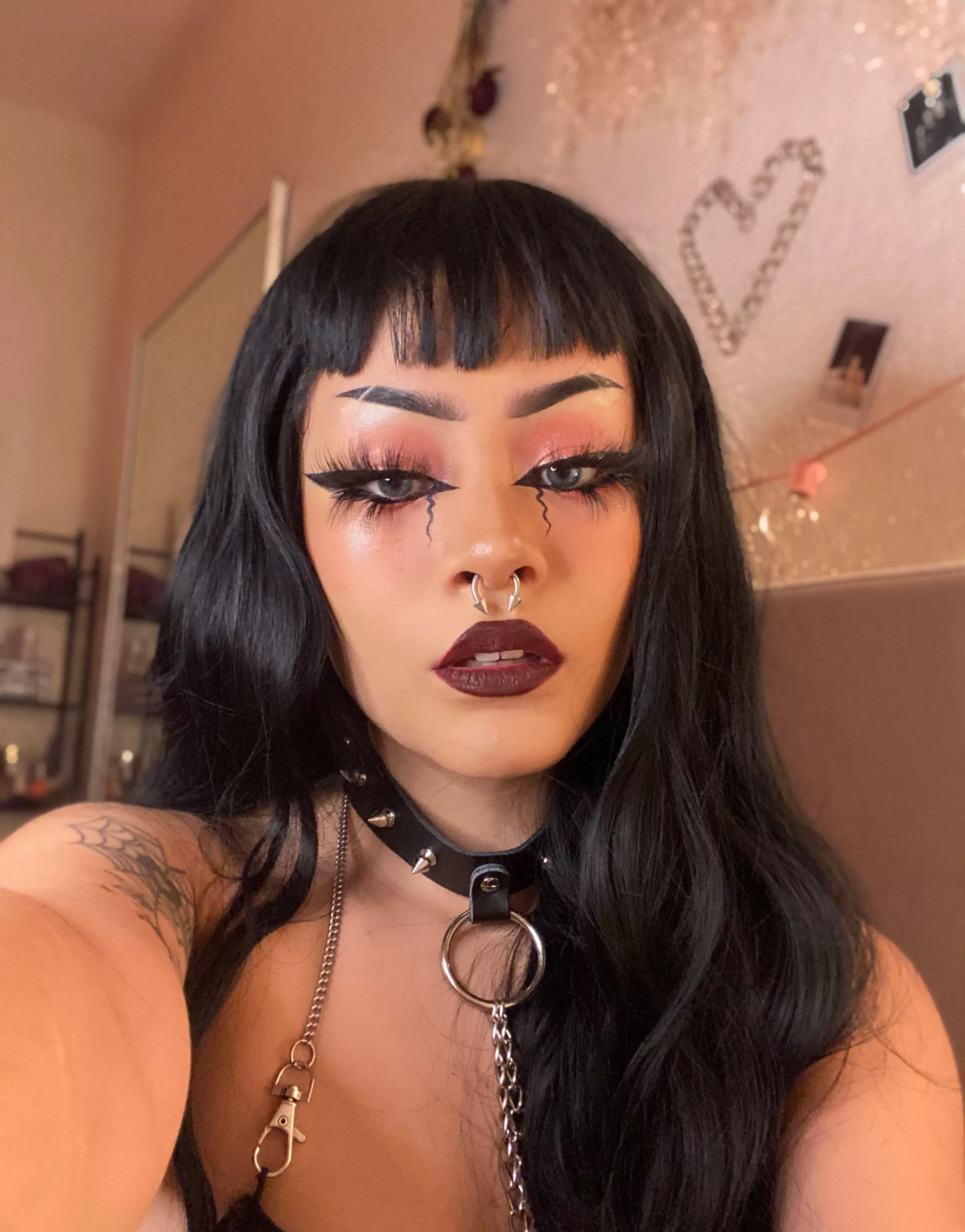 are you into kinky goths? 😈🖤