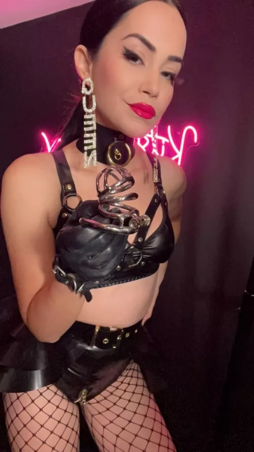 Beta dicklets belong in cages to ensure that learning neccessary mouth skills is their primary focus!👅