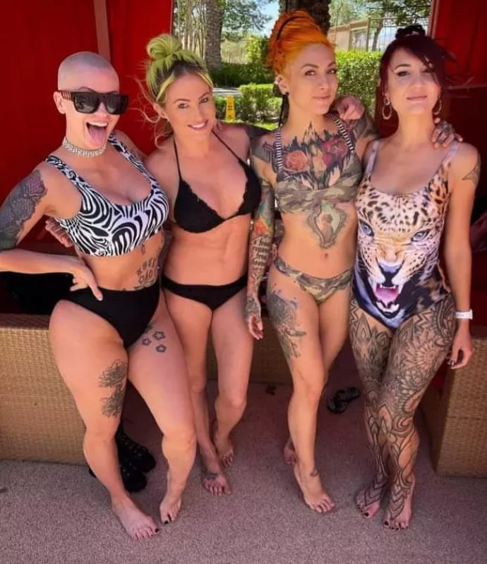 Bikinis n ink