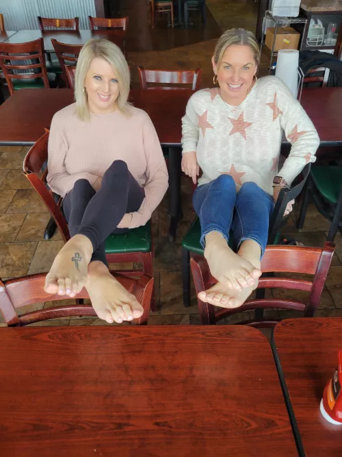 Can you focus on four feet at once?