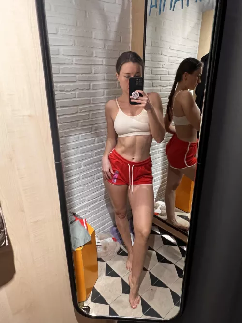 Crop top chic: Yay or nay? Share your thoughts on this bold fashion choice