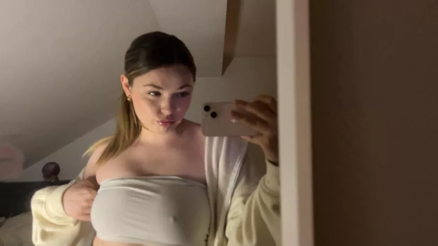 Do older guys consider me fuckable ?