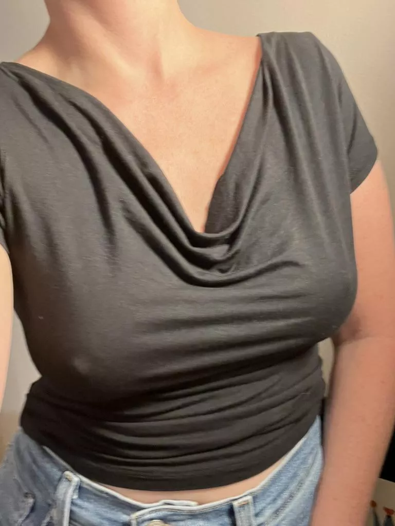 do we think i need this top in more colors? because i definitely do!