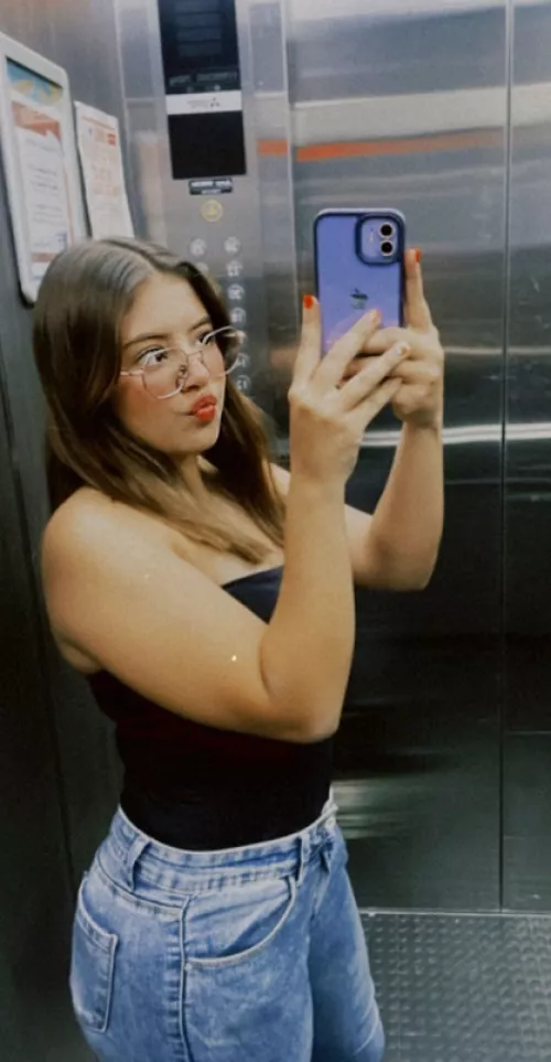 Do you like my outfit to the bar?