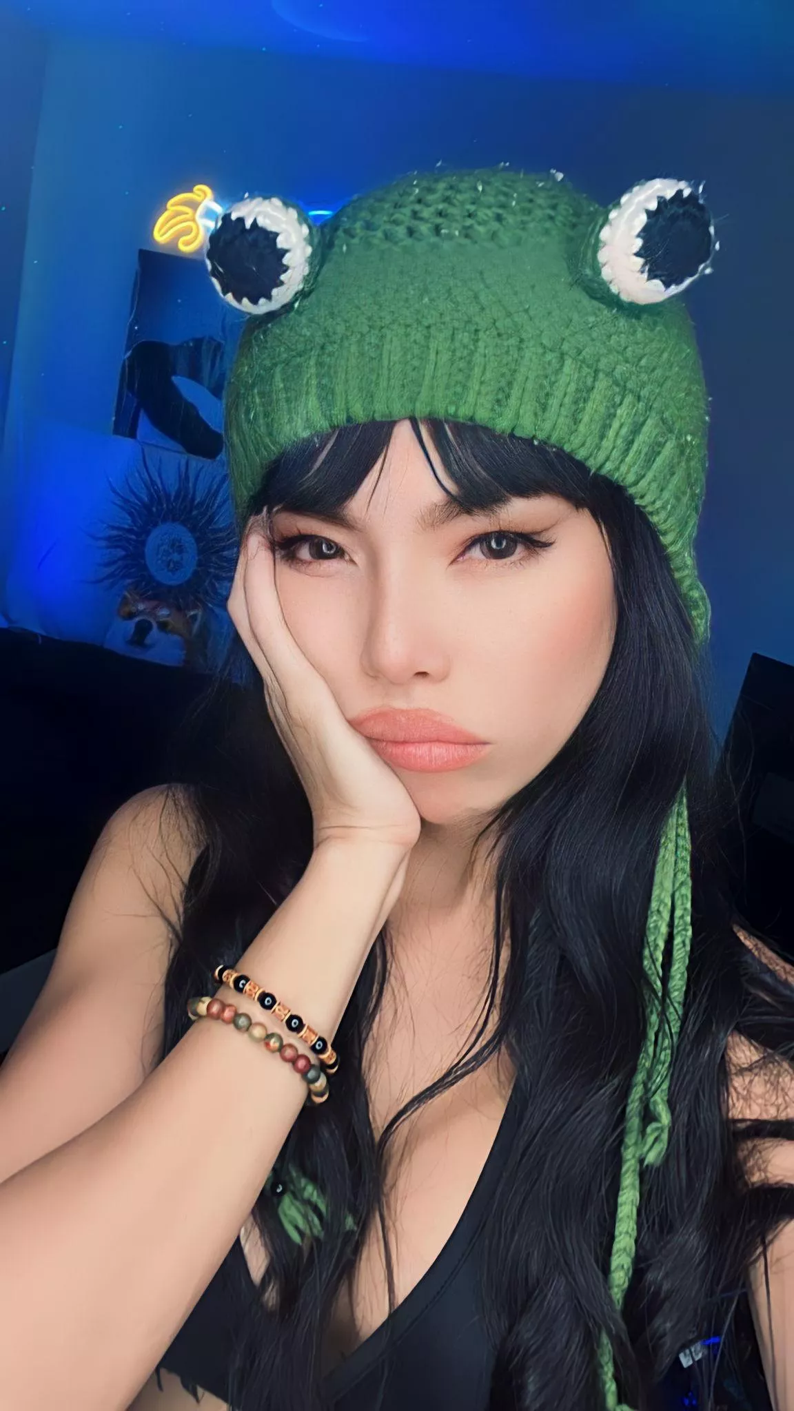 Do you want a girl like me for a girlfriend? 😉