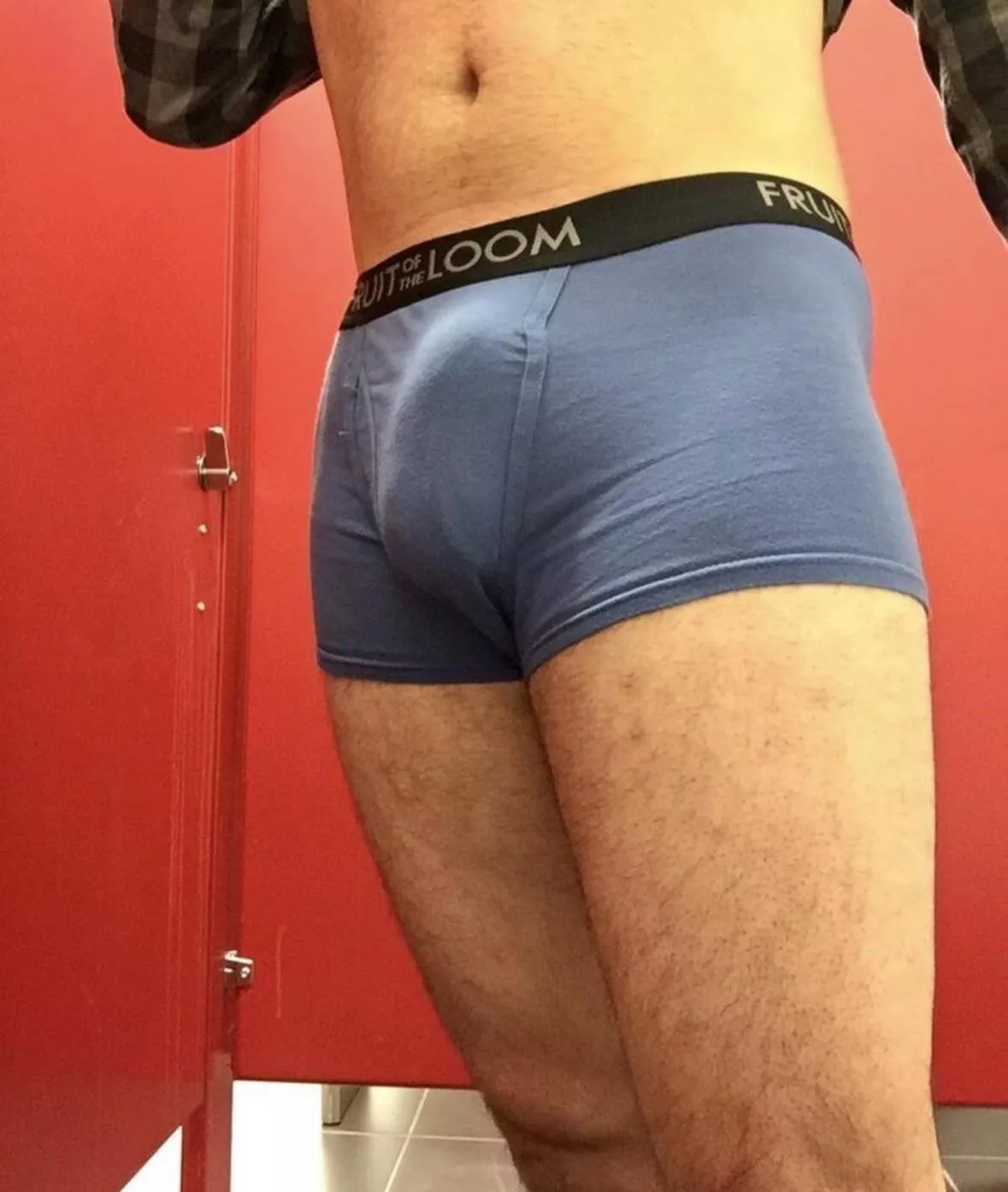 Does anyone else get hard at work scrolling Reddit?