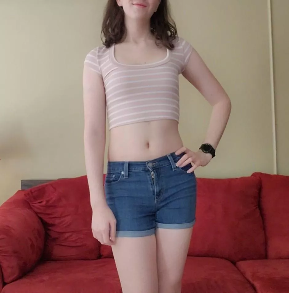 Feeling kinda cute in this outfit 😇