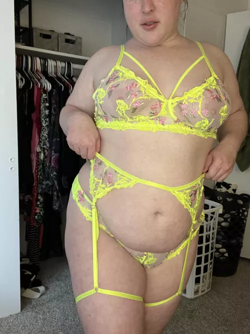 Freckled redhead BBW ❤️