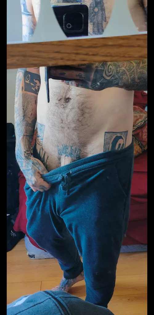 Friday body positivity ! 🖤