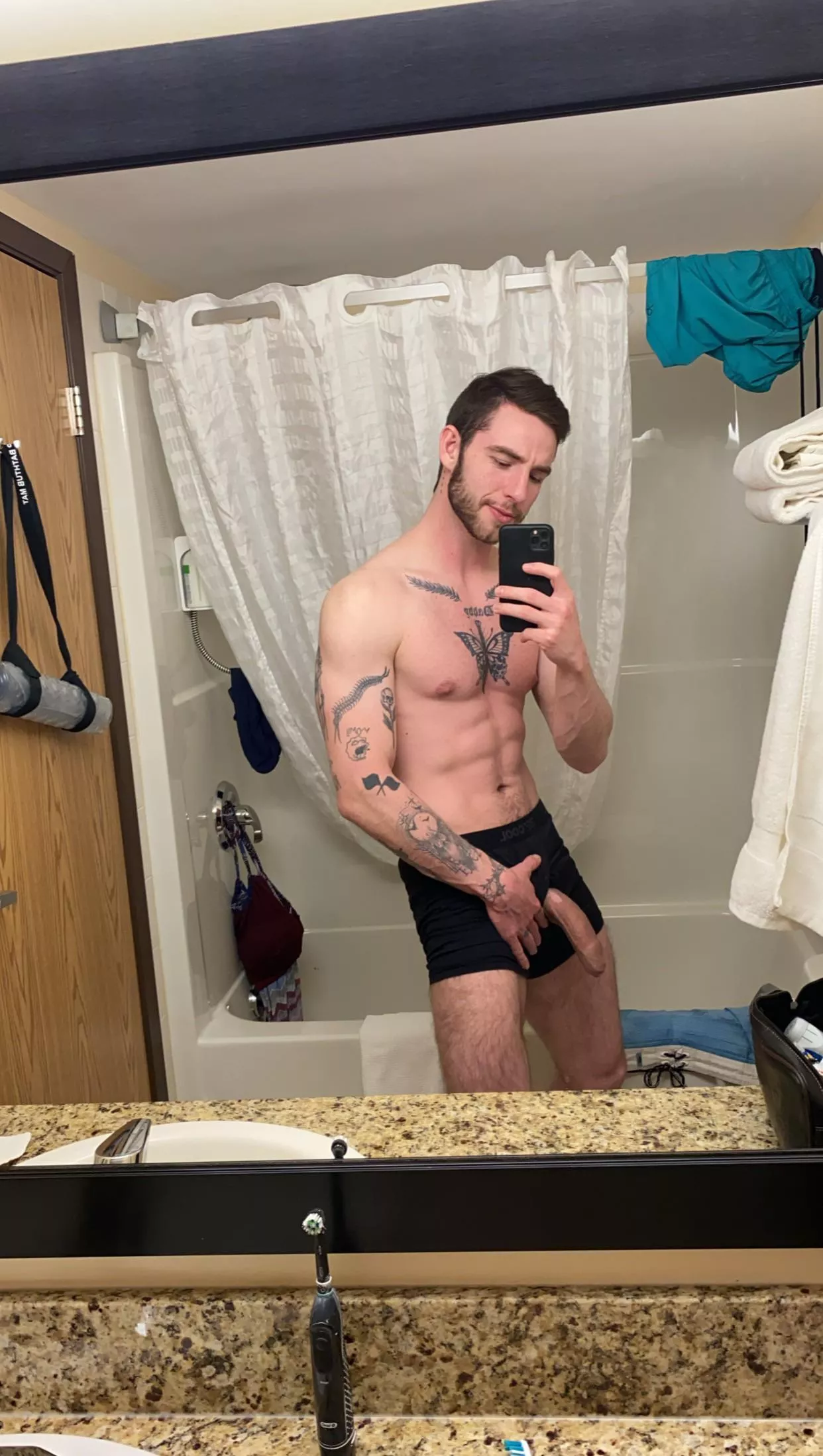 Get on your knees 🍆