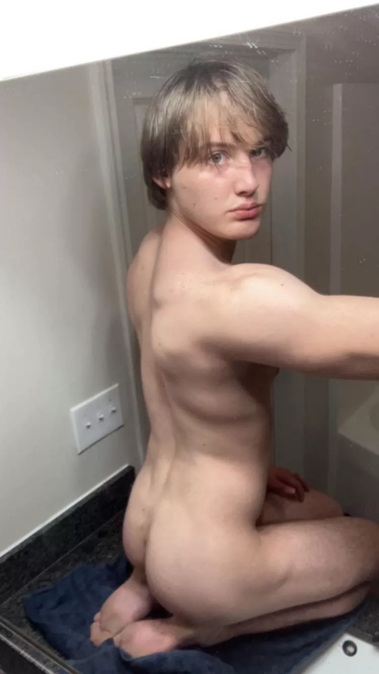 Golden retriever bf vibes