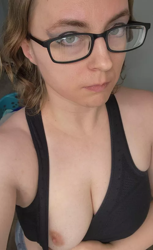 Good evening, lovely gents and gals! Hope you're having a great night!