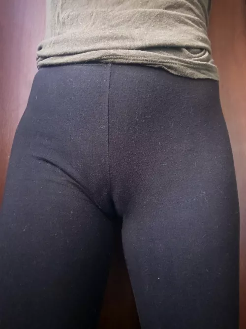 Grocery shopping in my old but comfy leggings today... It may be time to replace them.