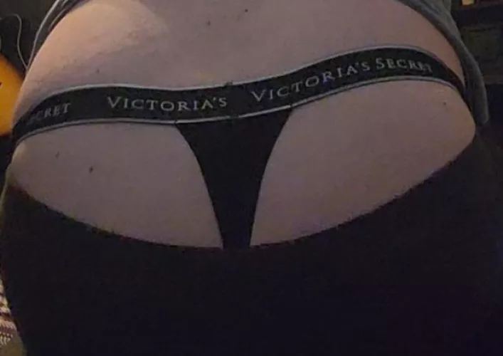 Happy thong Thursday!