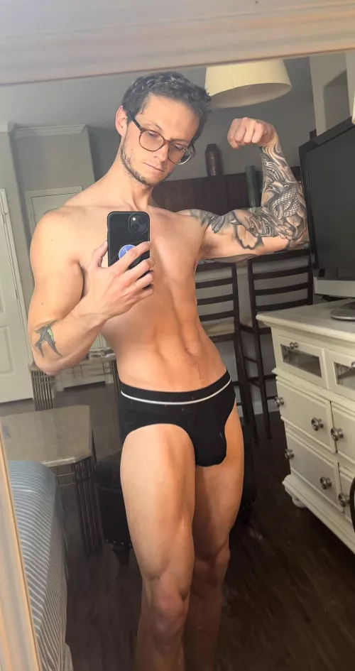 Happy Thursday ✌️💪