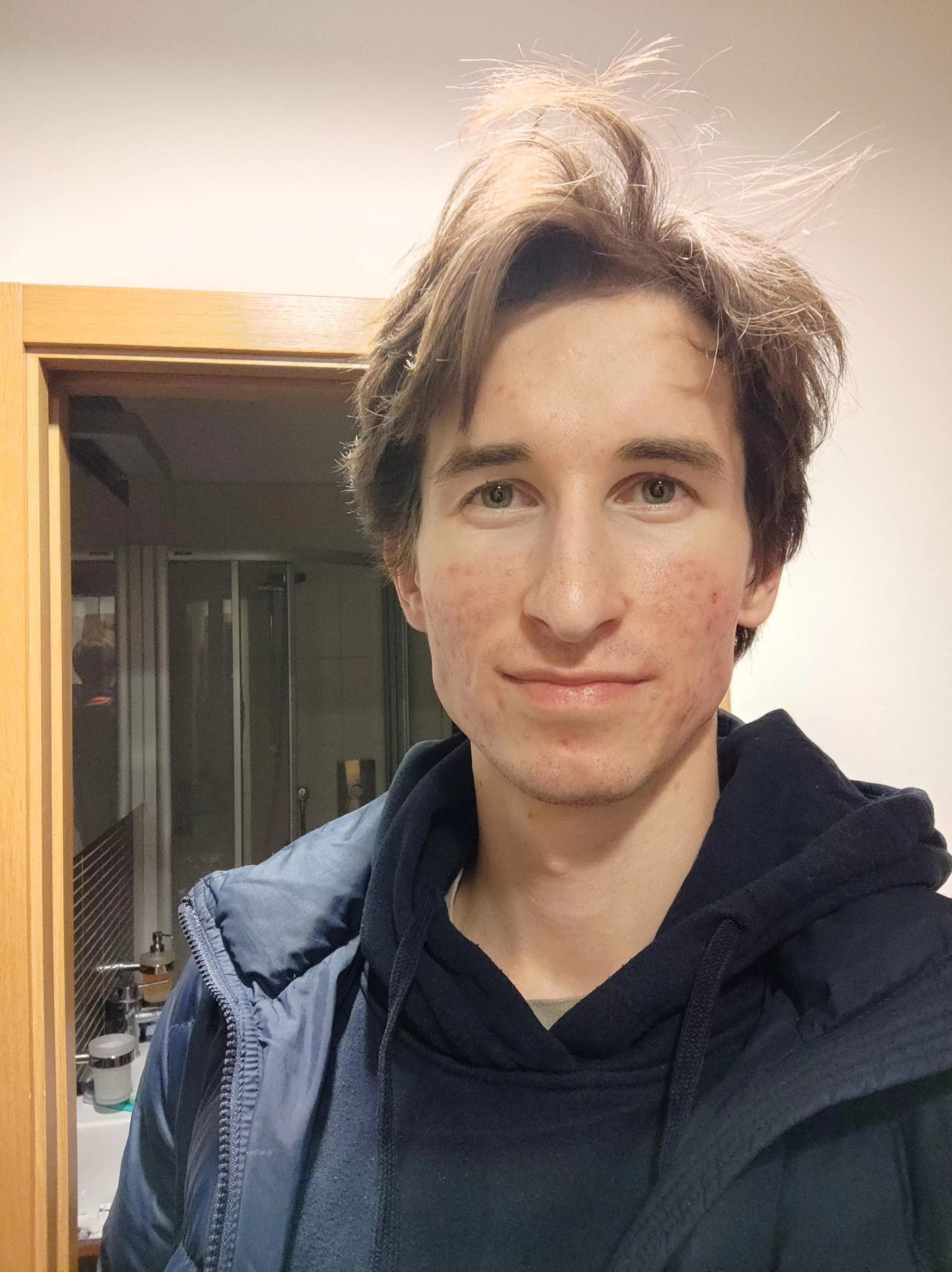 Hi guys 😊, sorry for messy hair as usual