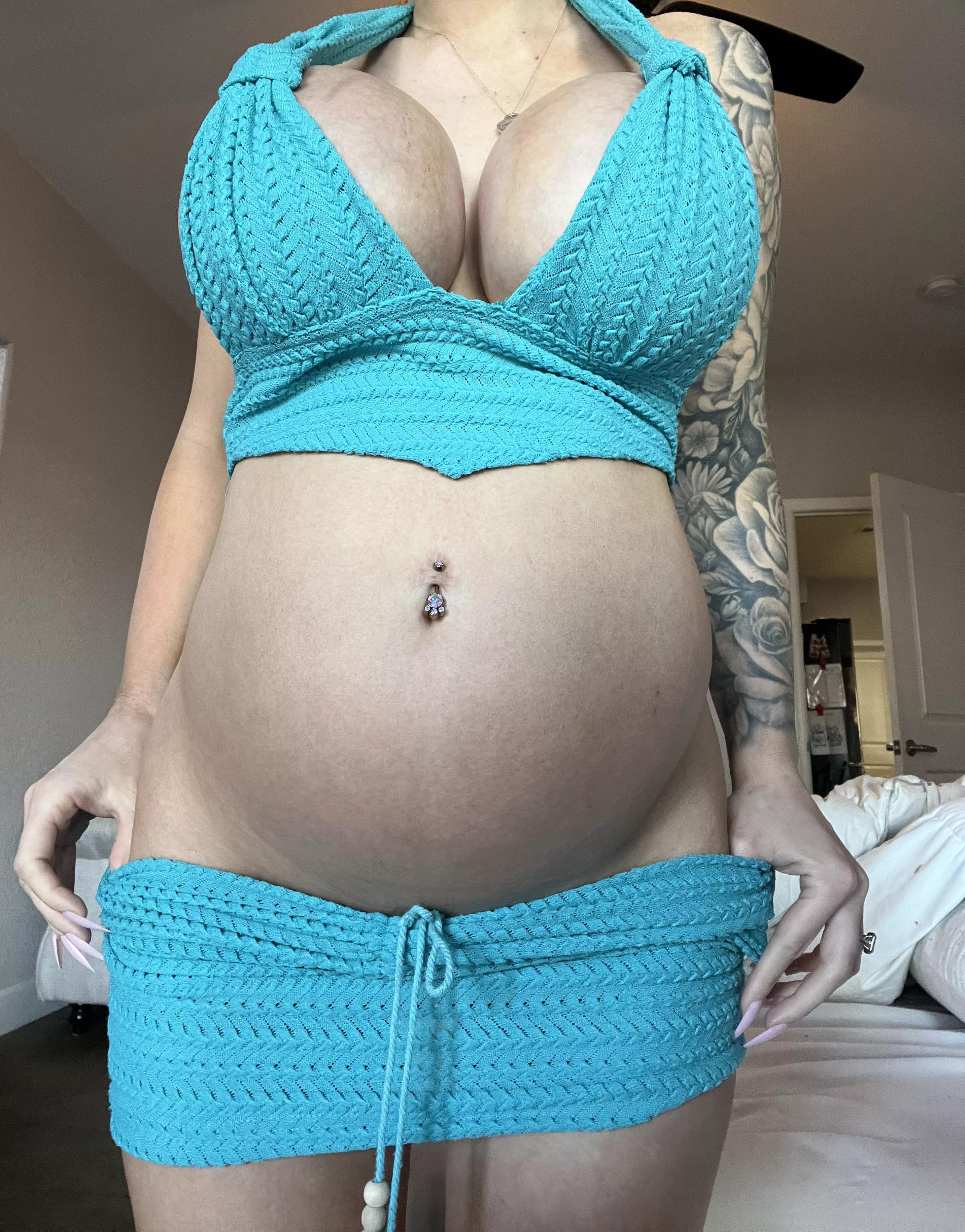 How would you describe my pregnant body ;)