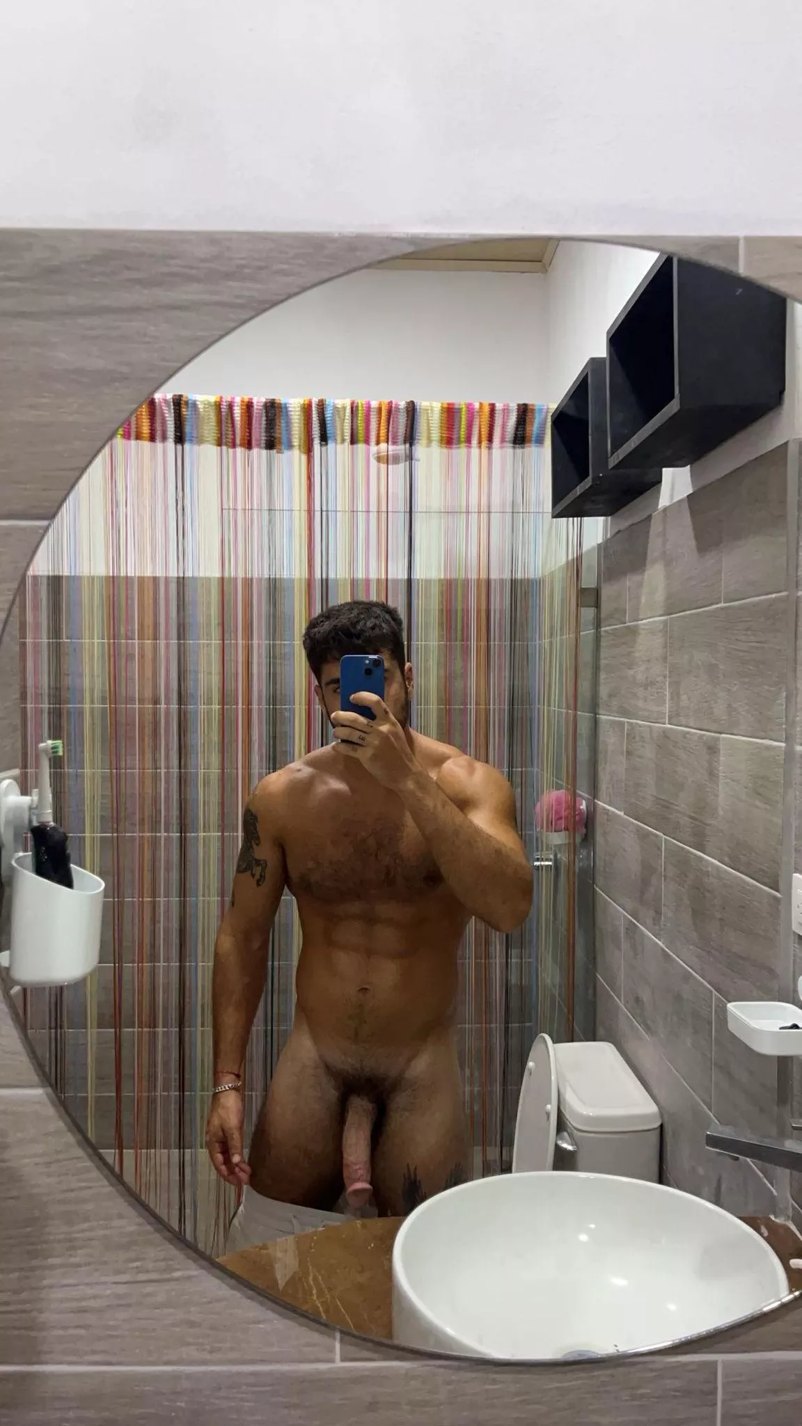 Hung 25 ex soldier 😏