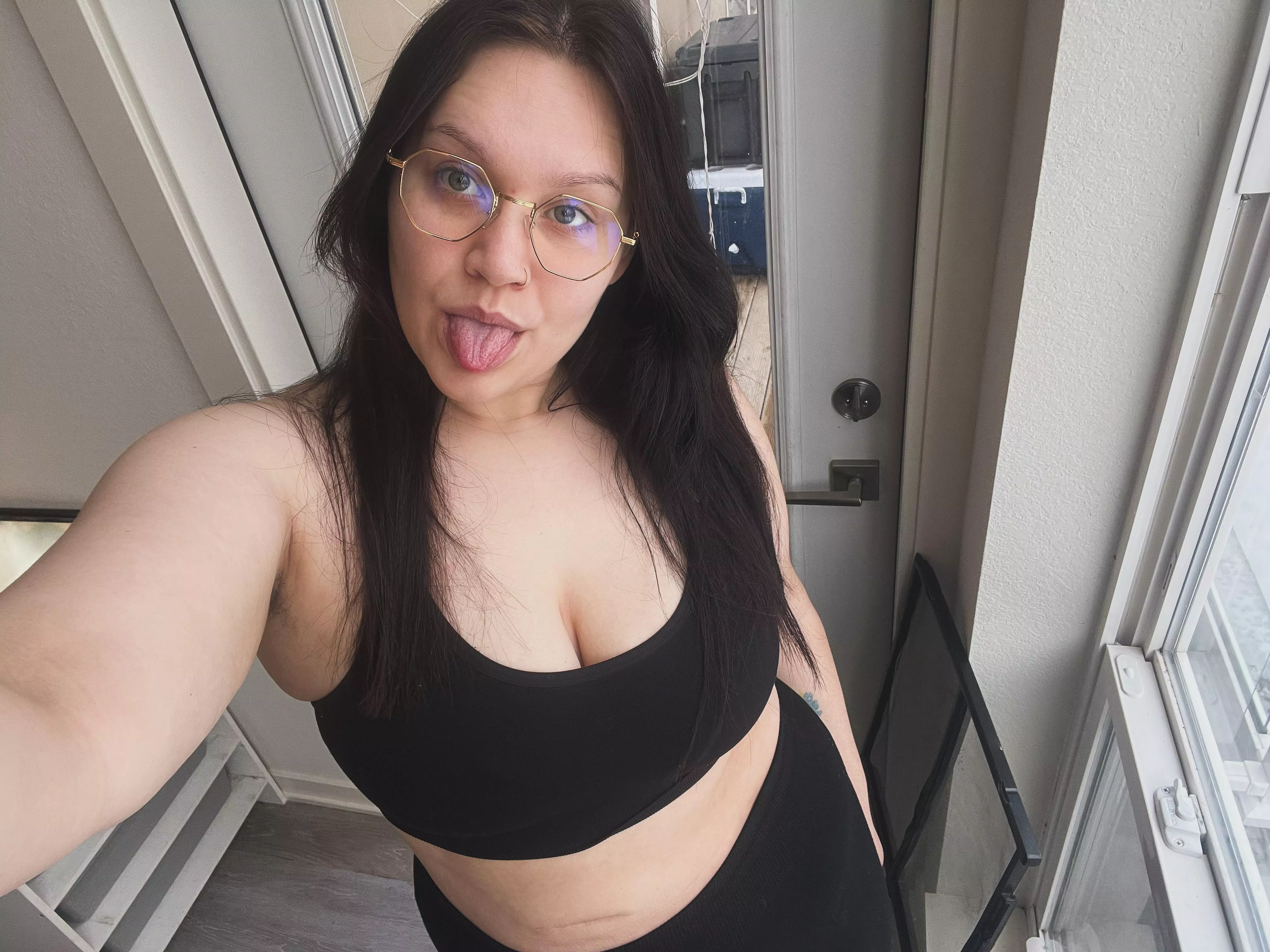 I haven’t worn makeup in a while and for the first time in my life I’m starting to like the way I look without it!