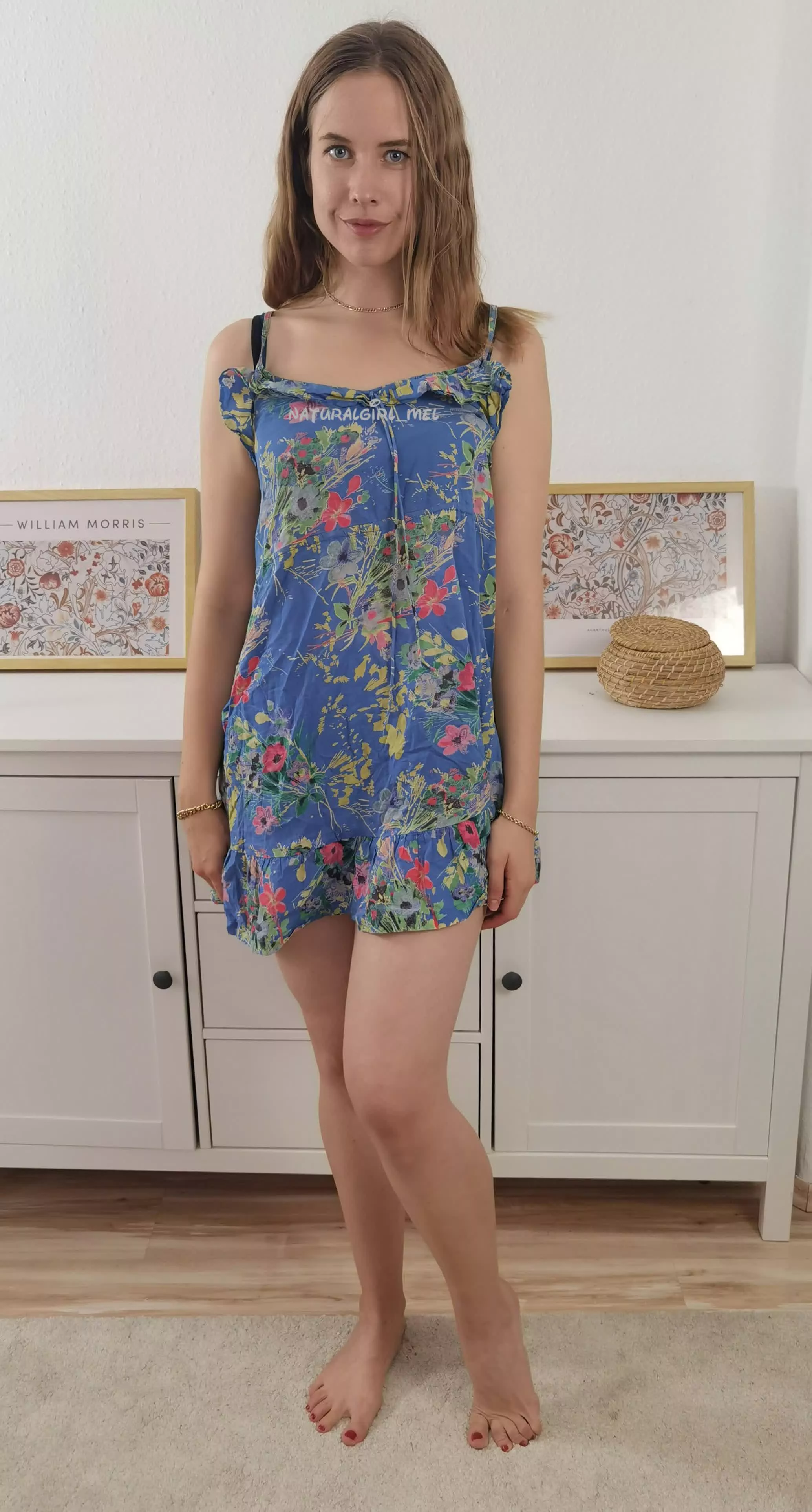 I hope summer comes back soon, so I can walk barefoot on the beach 🏖️