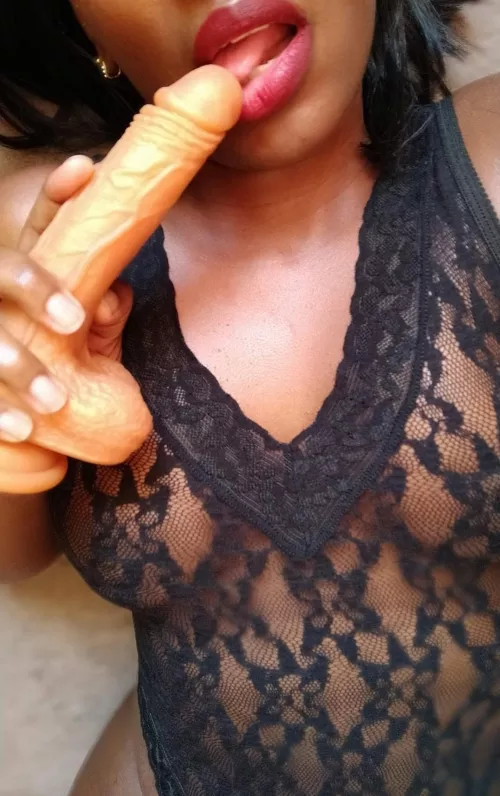 I need a white dick to suck