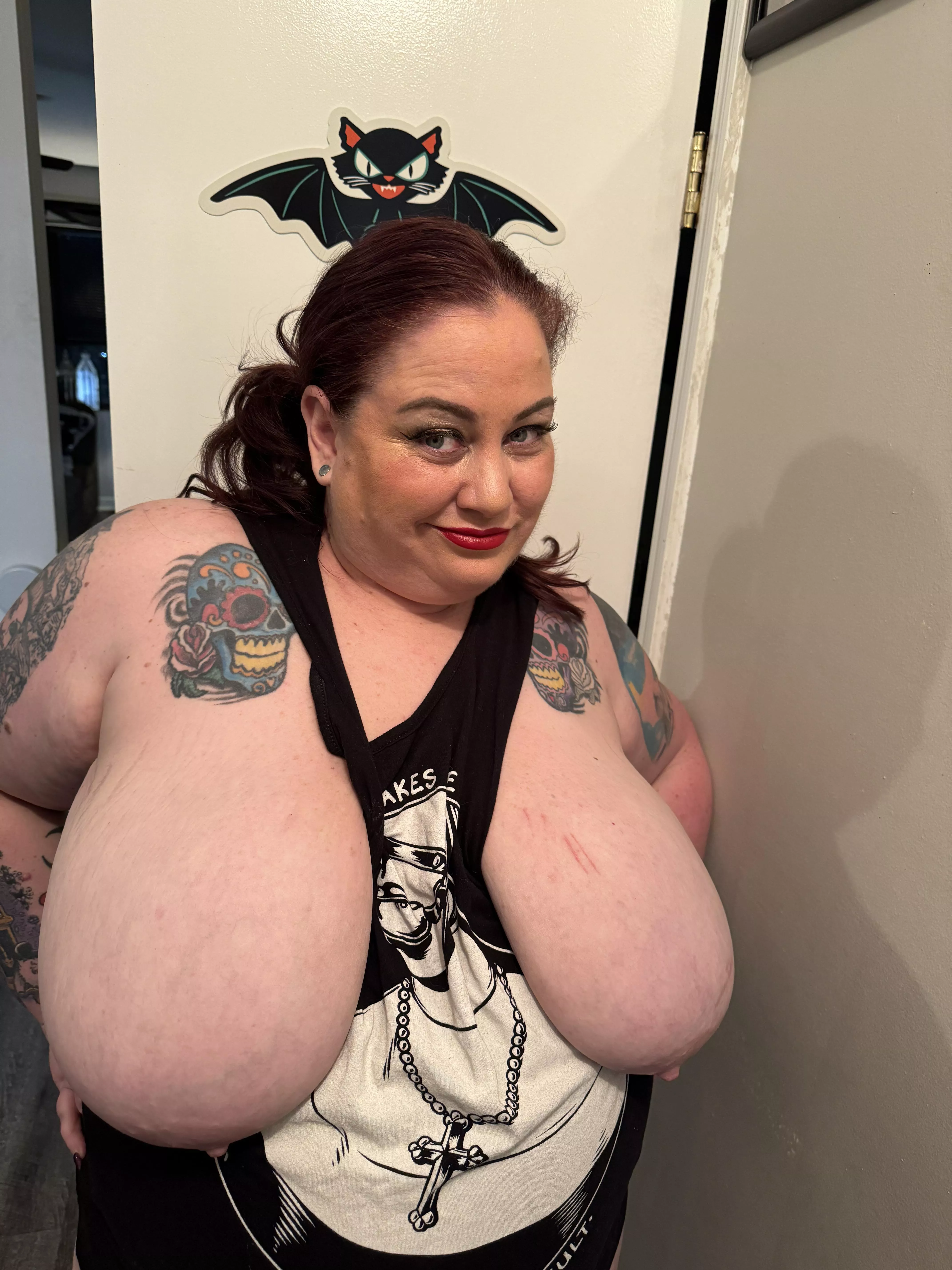 i offer you a titfuck on the first date, will you say yes or no?