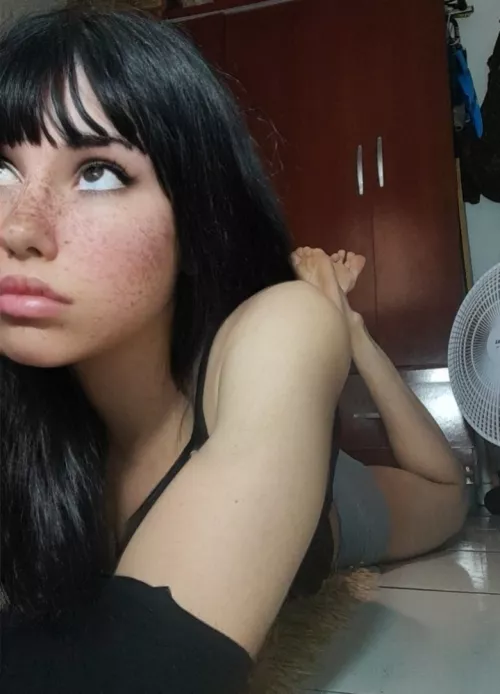 I wish I was dressed as a maid in this photo