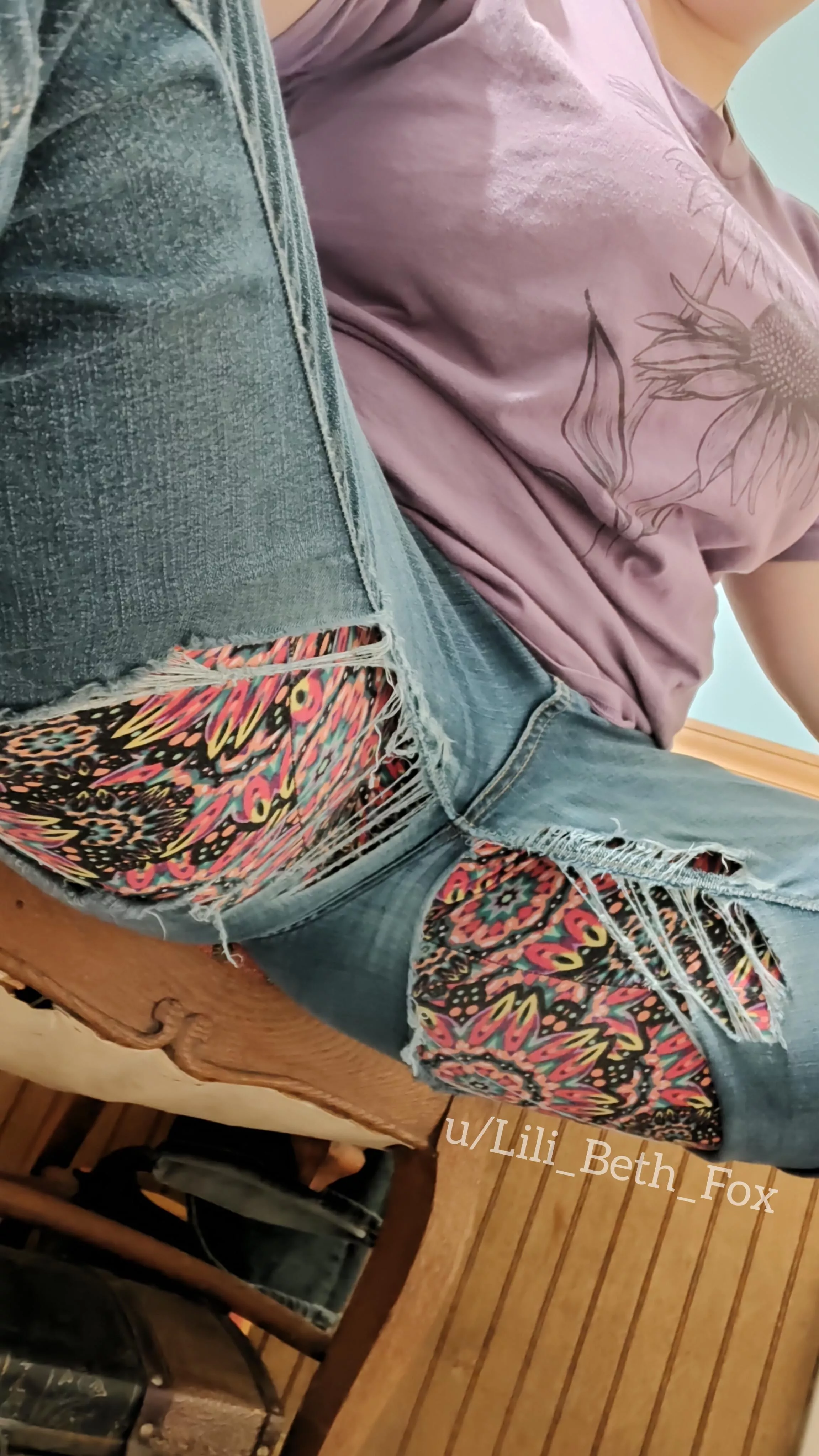 If I didn't have leggings underneath these jeans... You'd be getting one hell of a view