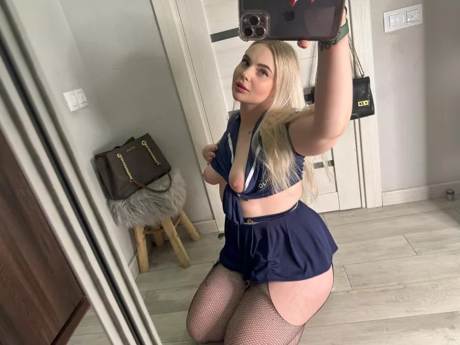 I'll send you a selfie like this when you're busy