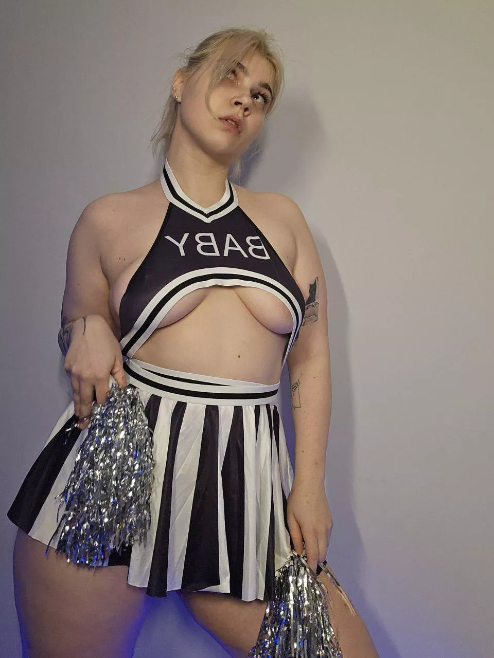 I’m always so wet and horny 🥹