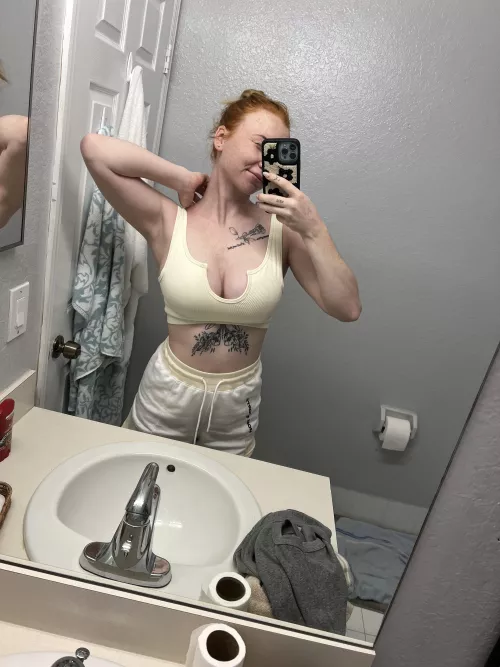 Is this a yellow croptop? Or cream?
