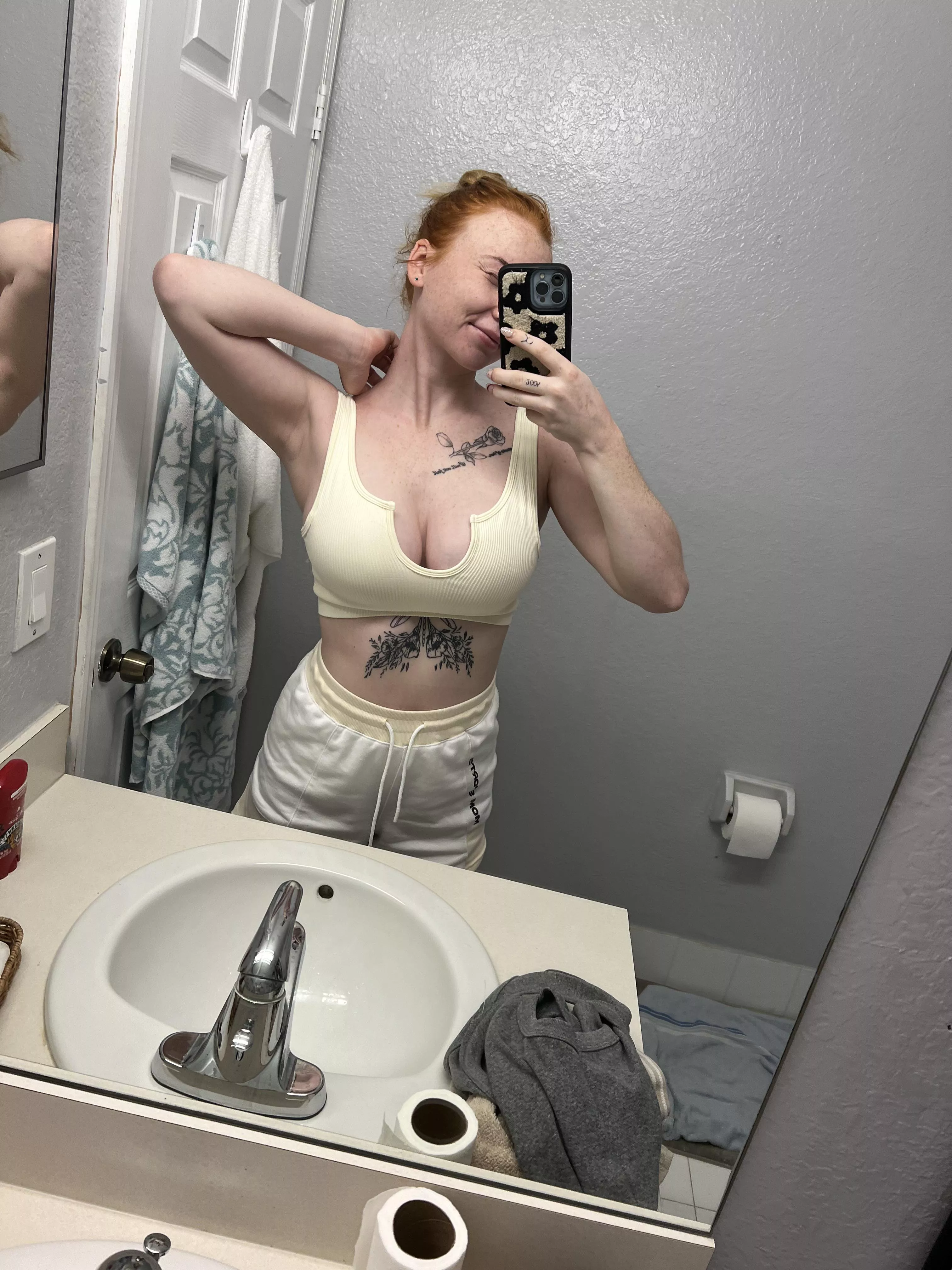 Is this a yellow croptop? Or cream?