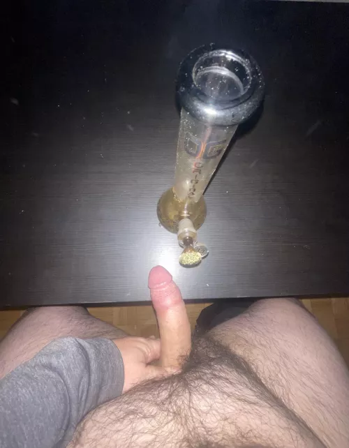 It’s about as thick as the bong 😉 (m)